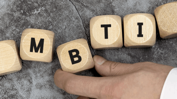 MBTIってなに？自分の性格を知ろう 🧠 What Is MBTI? Let’s Discover Your Personality!